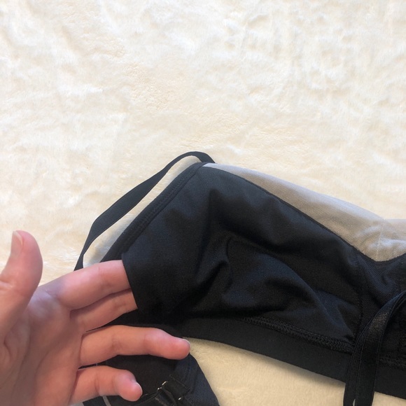 Black Lululemon Bra light support - Picture 3 of 3